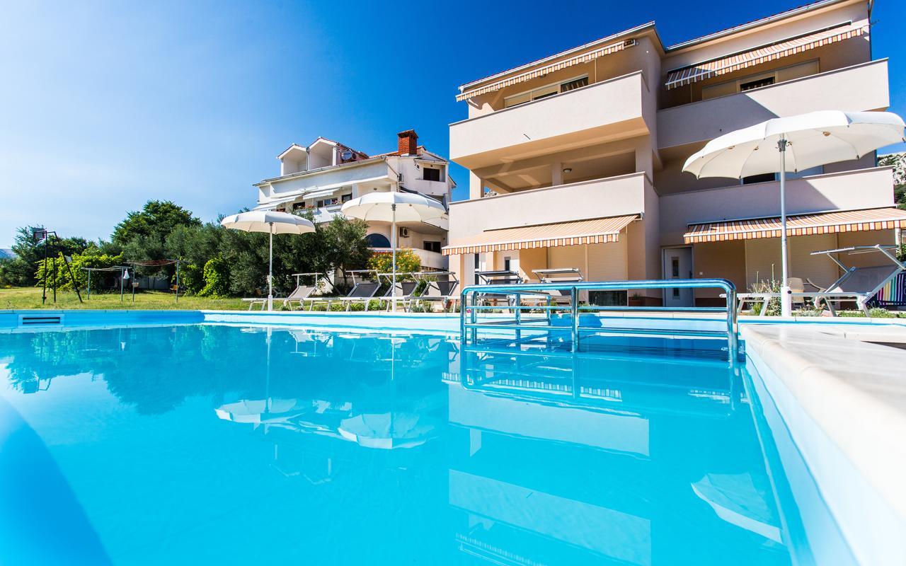 Apartments Viktorija 2 บัชกา ภายนอก รูปภาพ