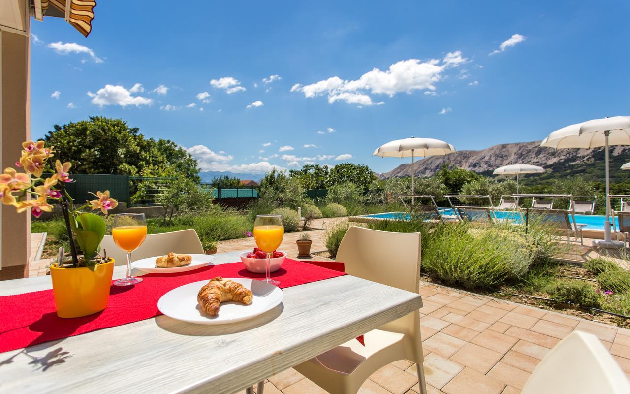 Apartments Viktorija 2 บัชกา ภายนอก รูปภาพ