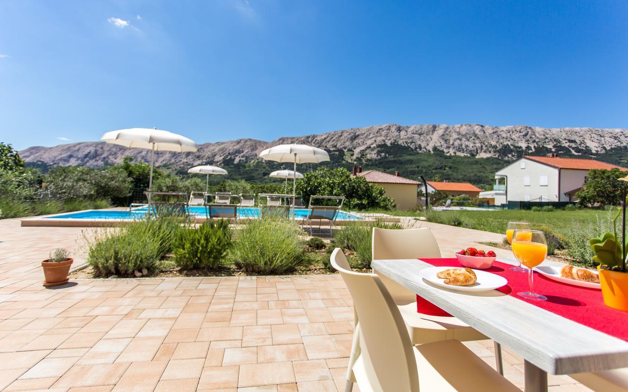 Apartments Viktorija 2 บัชกา ภายนอก รูปภาพ