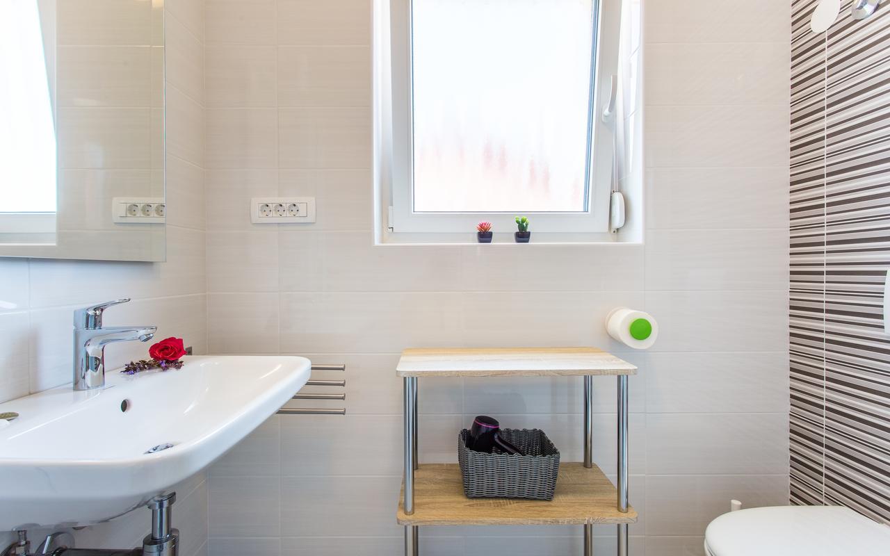 Apartments Viktorija 2 บัชกา ภายนอก รูปภาพ