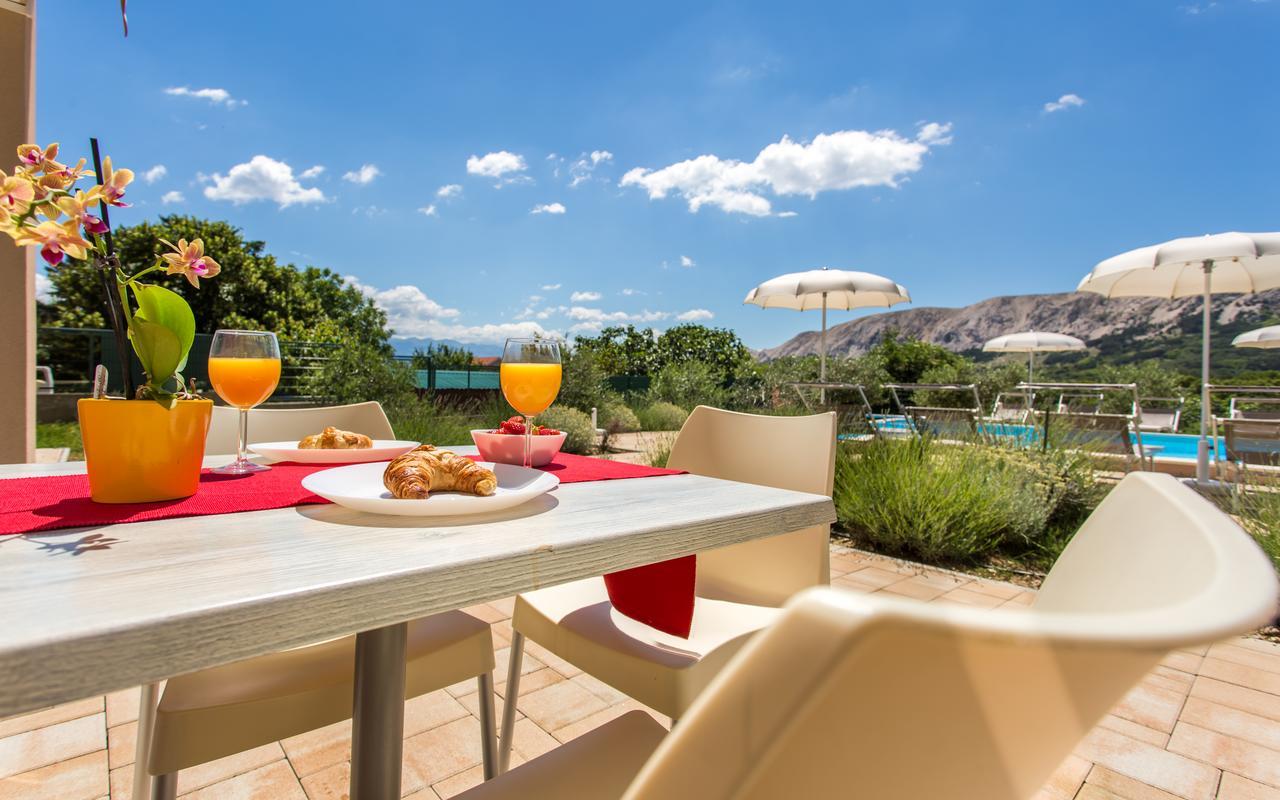 Apartments Viktorija 2 บัชกา ภายนอก รูปภาพ