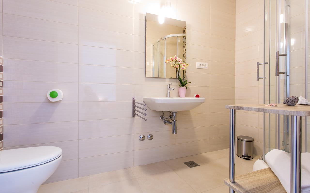 Apartments Viktorija 2 บัชกา ภายนอก รูปภาพ