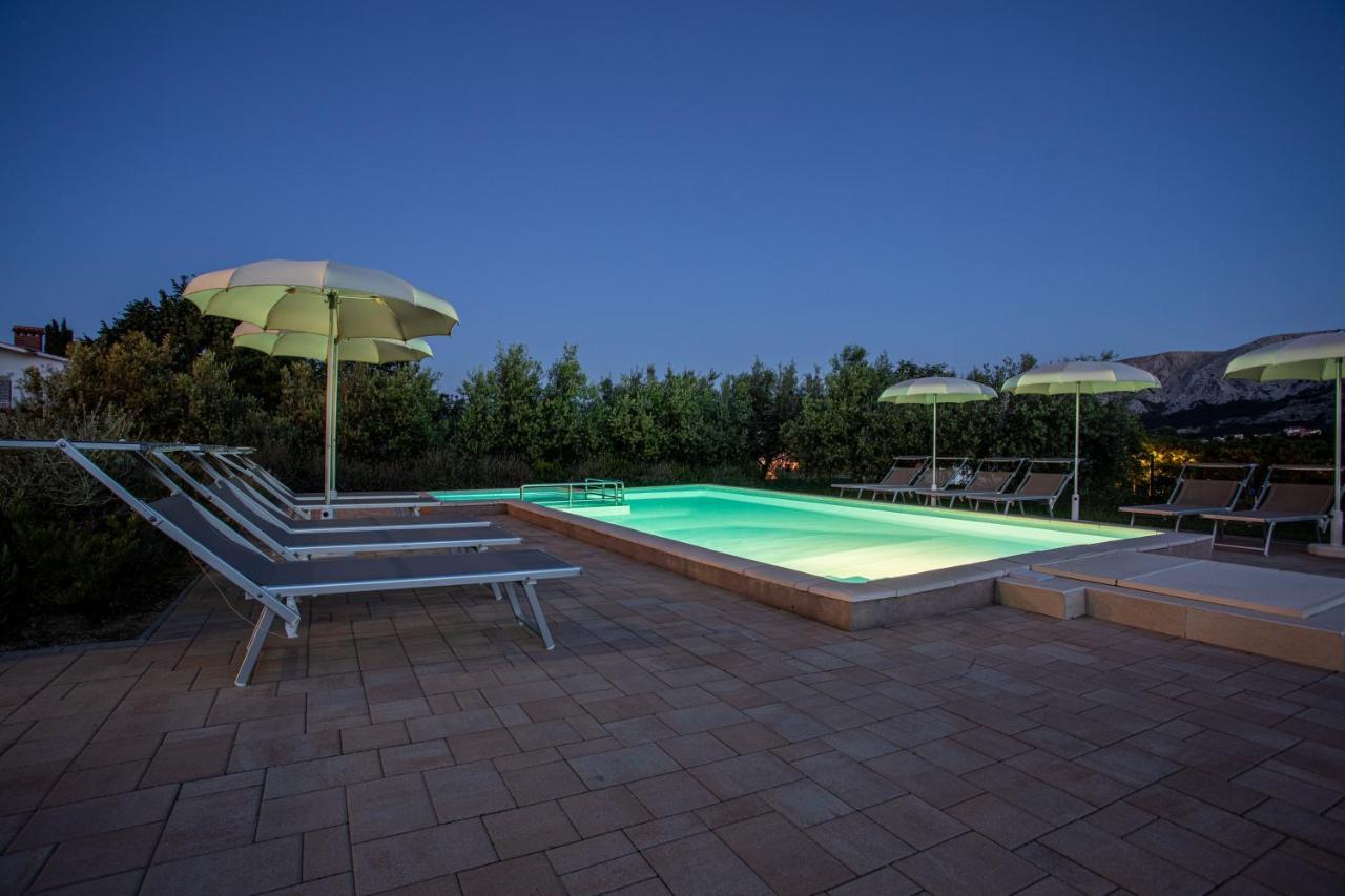 Apartments Viktorija 2 บัชกา ภายนอก รูปภาพ