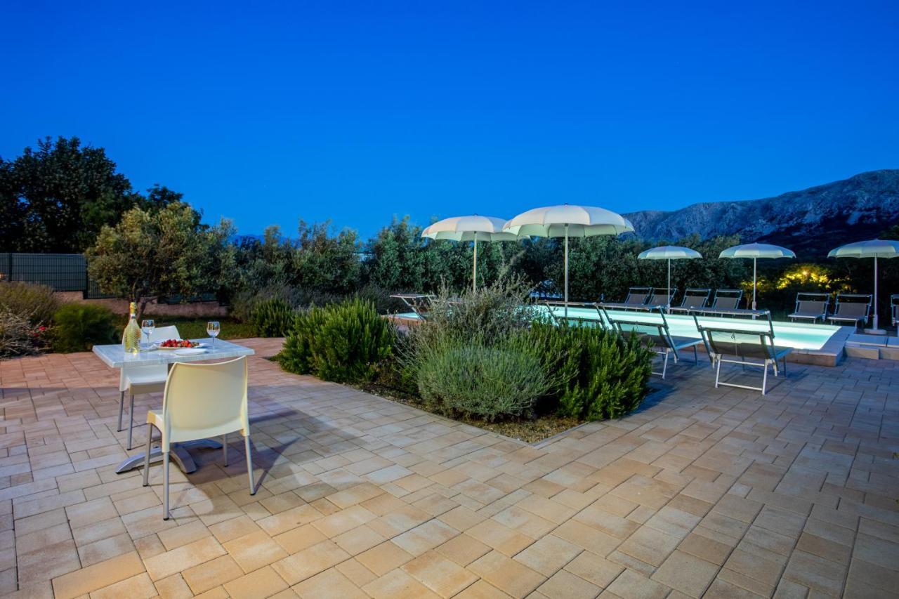 Apartments Viktorija 2 บัชกา ภายนอก รูปภาพ